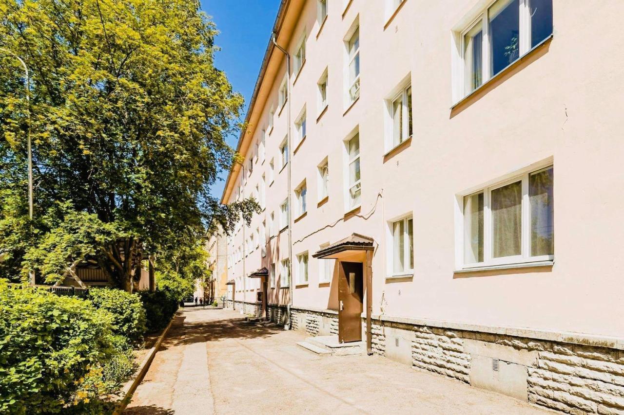Sunny Apartment, 7 Min With Tram To The Old Town Tallinn Exterior photo
