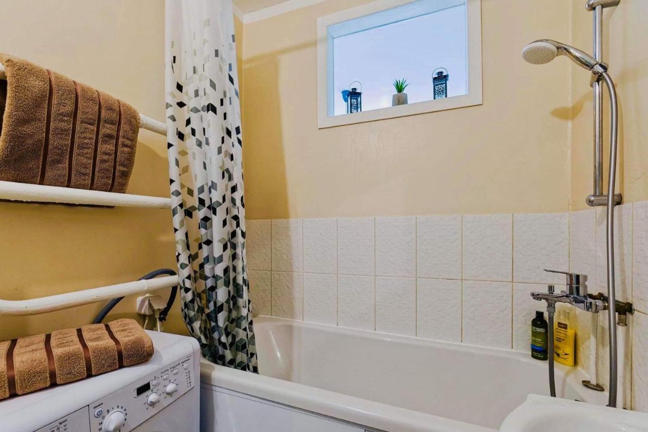 Sunny Apartment, 7 Min With Tram To The Old Town Tallinn Exterior photo